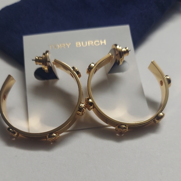 Authentic Tory Burch GolD Milgrain Logo Hoop Earring - Picture 3 of 7